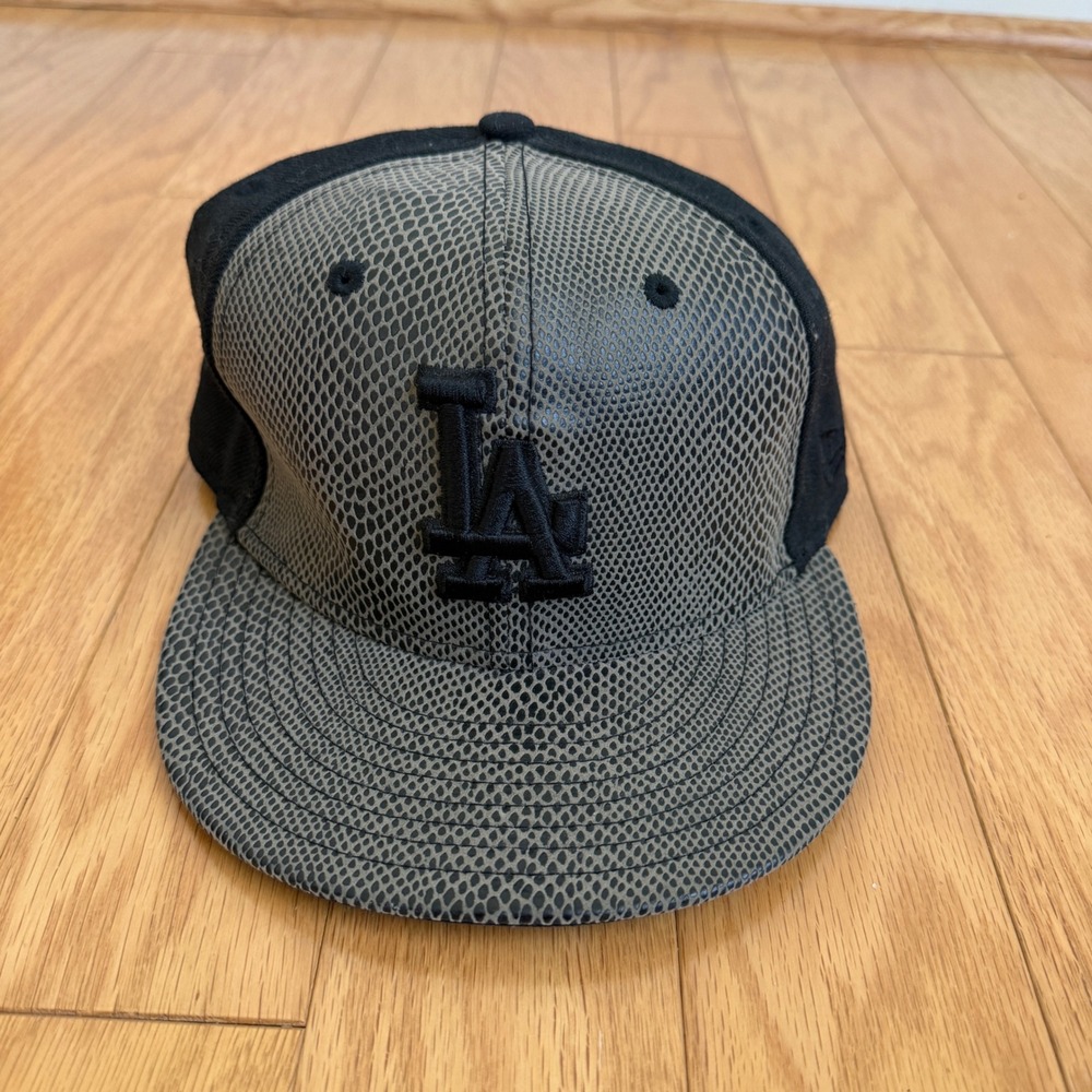 New Era‎ Streetwear Sporty Chic Rugged LA Dodgers Fitted Hat 7.5 Black